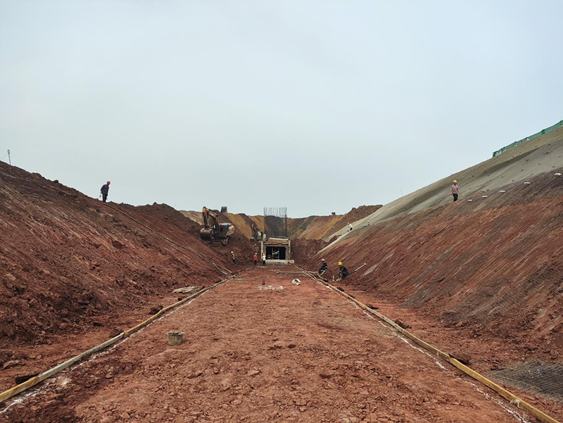 箱涵基坑全線貫通！傅利才、陳懋金蒞臨現(xiàn)場指導(dǎo)(圖2)